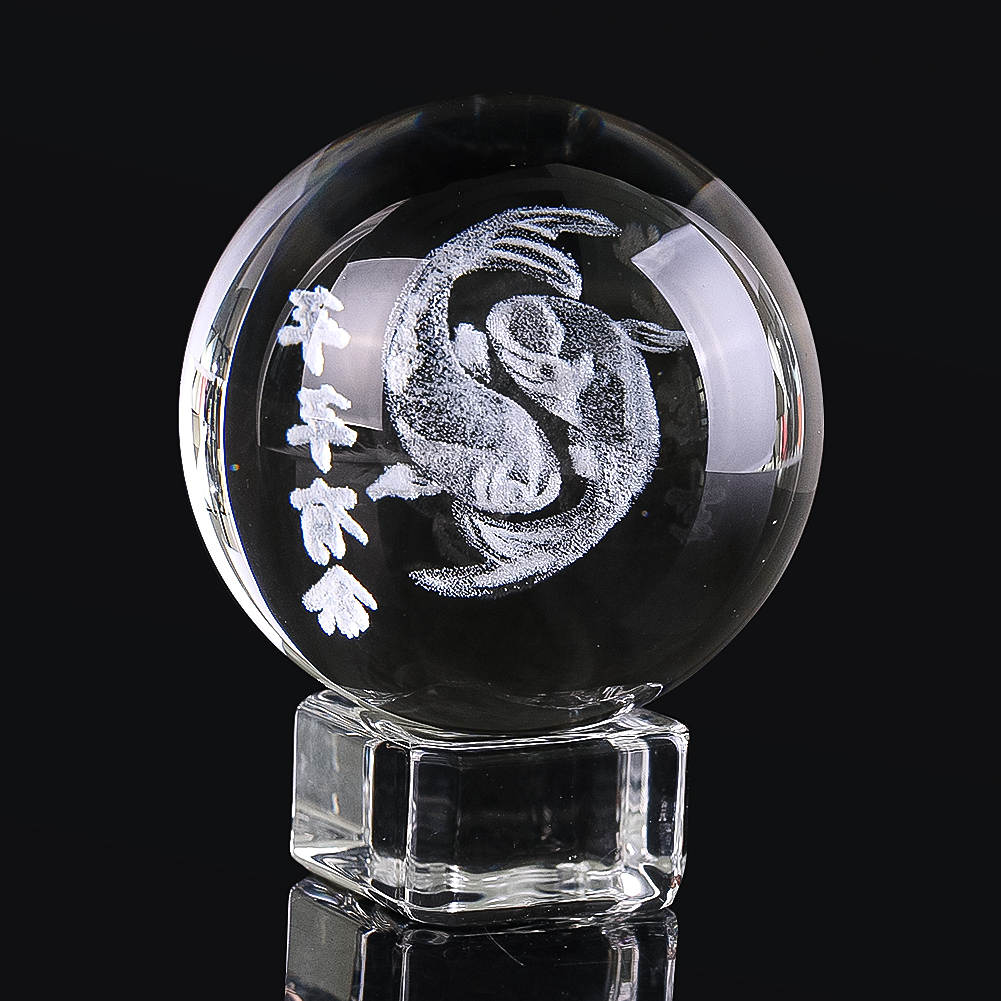 3D刻まれたクリスタルラッキーフィッシュボール、クーガイアフ - Paper Weight Crystal のレビューと価格